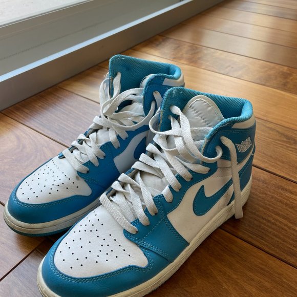 Air Jordan 1 Retro High OG BG 'UNC' US Youth 7 - Picture 3 of 7
